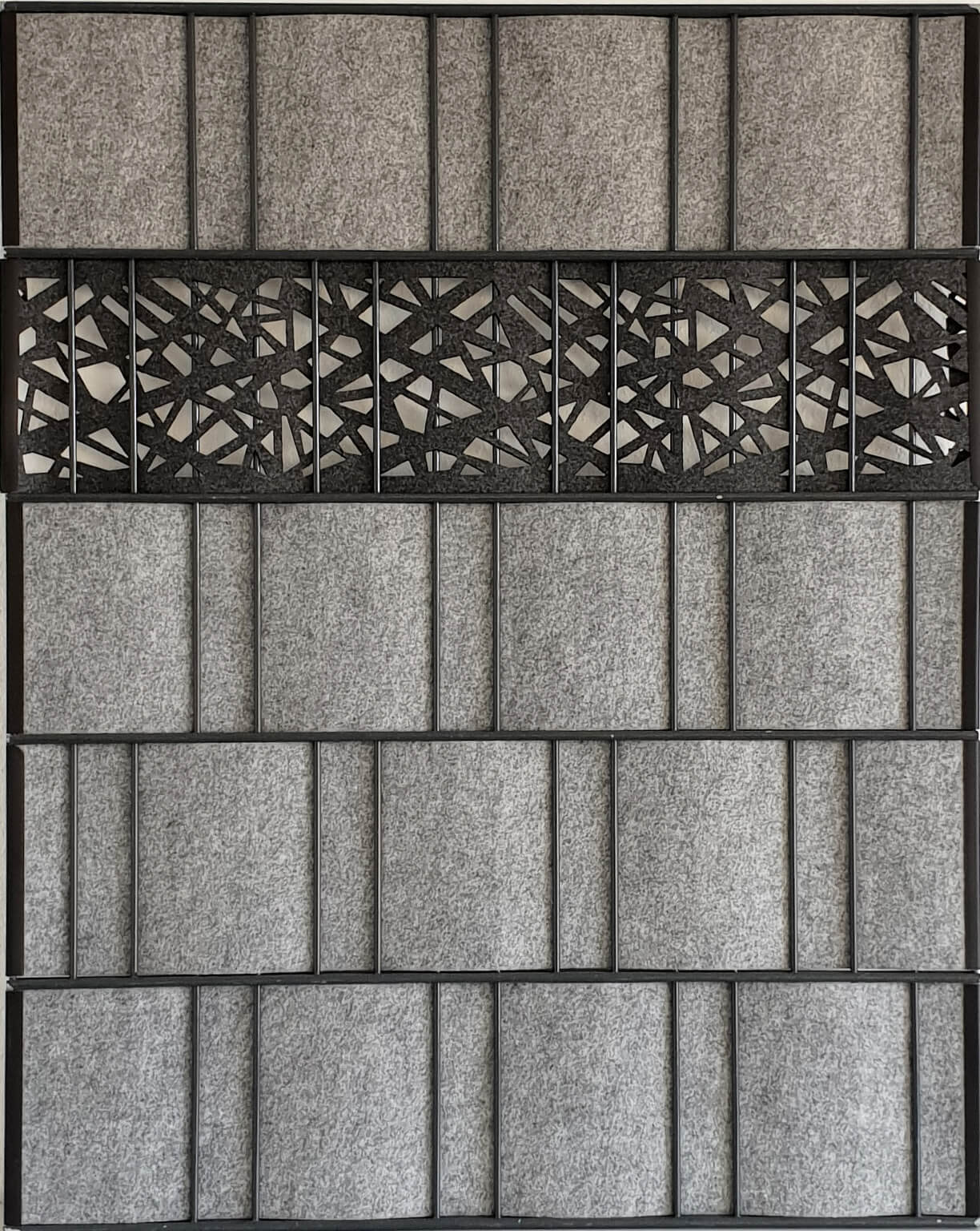 harzplatten, kantenschutz, treppenbau, verkleidung, steinoptik, Sichtschutzelement, Metallrahmen, graue Steinoptik, geometrisches Muster, Zaunelement